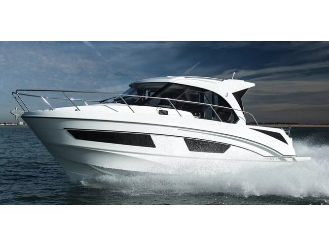 Charter this amazing Beneteau Antares 9 OB in Sukošan, HR