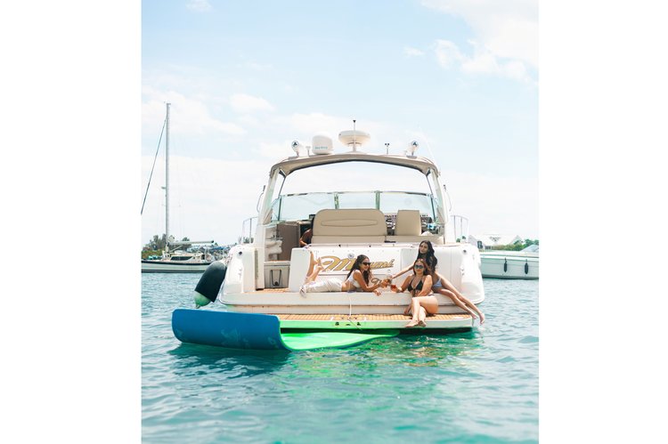 Get 1 HR FREE! Beautiful 45' Sea Ray Sundancer Yacht Rental, Miami FL