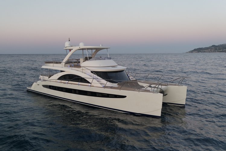 VG 62 motor catamaran available for rent