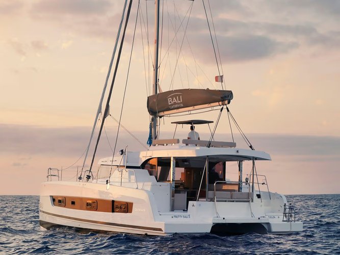 Enjoy luxury and comfort on this St. Maarten - Philipsburg sailboat charter