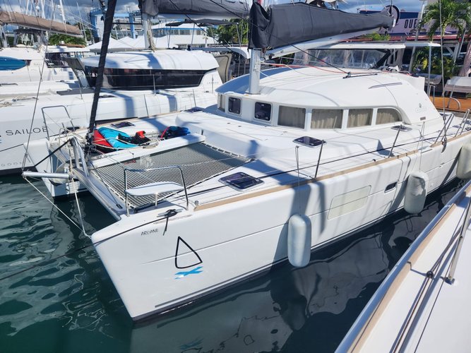 The best way to experience Pointe-à-Pitre is by sailing