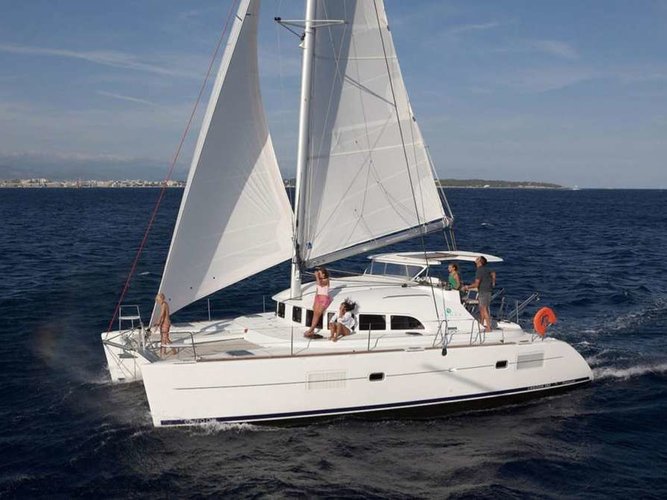 Sailing is a pleasure on a superb sailboat for rent