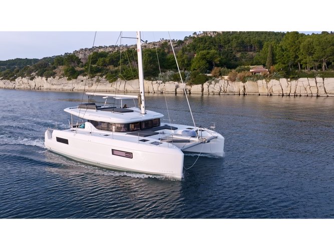 Enjoy luxury and comfort on this Split sailboat charter