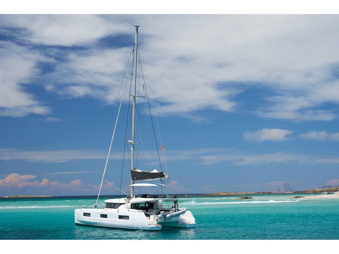 Climb aboard this sailboat for a great sailing experience!