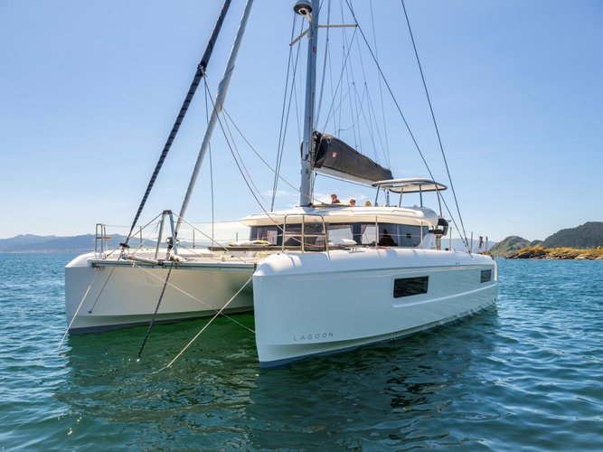 Climb aboard this sailboat for a great sailing experience!