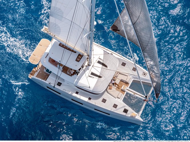 Enjoy Nea Peramos - Attica, GR to the fullest on our comfortable Lagoon Lagoon 55