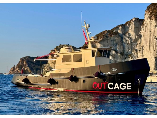 Beautiful motor boat for rent, ideal for fun in the sun