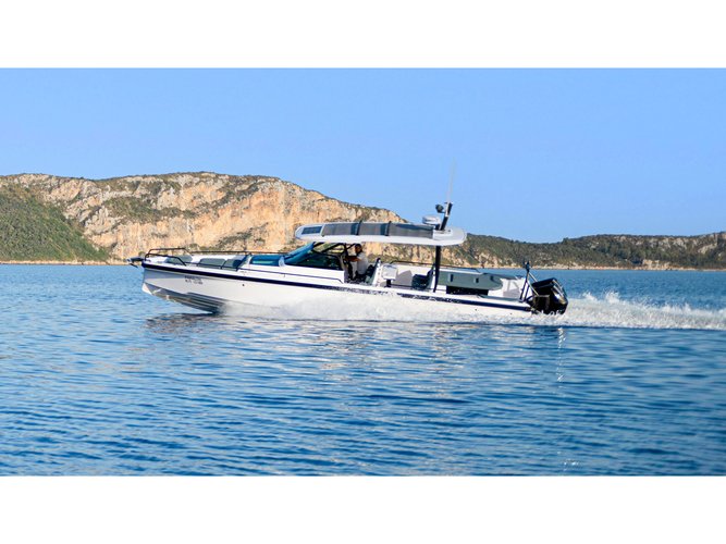 Beautiful Axopar Boats Axopar 37  Sun Top ideal for cruising and fun in the sun!