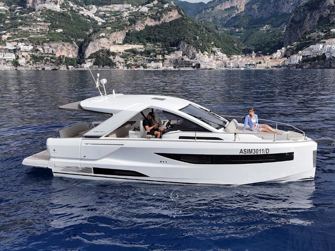 The perfect boat to enjoy everything Amalfi, IT has to offer