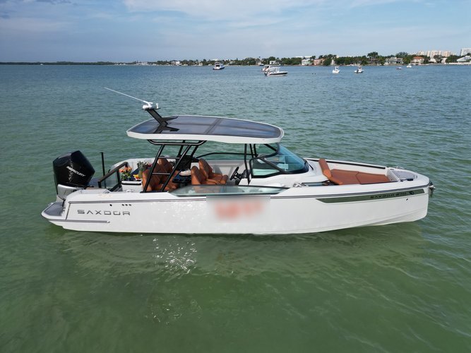 Luxury Motor Boat Rental Miami, FL | Saxdor Center console Sailo