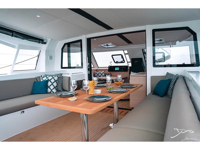 Sail the beautiful waters of Cogolin on this cozy Catamarans Nautitech Nautitech 40 Open