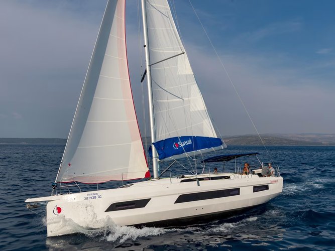 Charter this amazing sailboat in St Lucia - Castries
