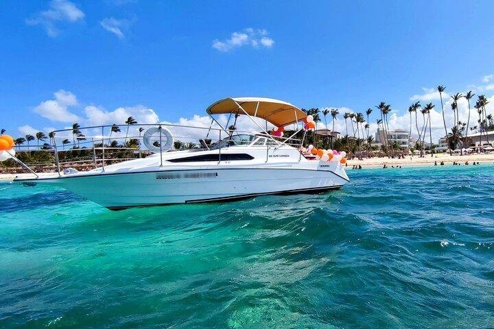 Private snorkeling boat tour in Punta Cana