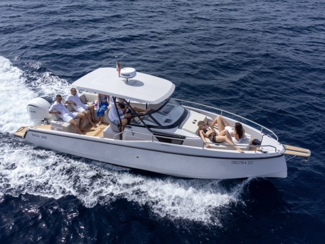 Rent this great ALL NEW boat to explore the Adriatic islands